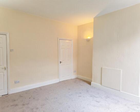 BB11 3LF 100 Dall Street Burnley Living Room2 03.jpg T202601292010.jpg
