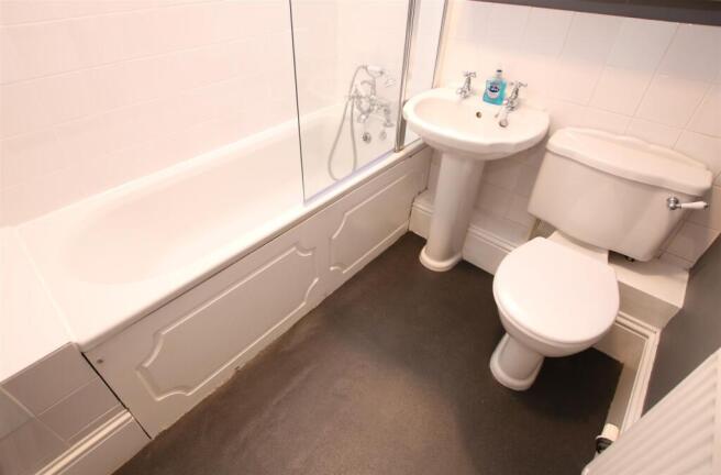 Bathroom.JPG