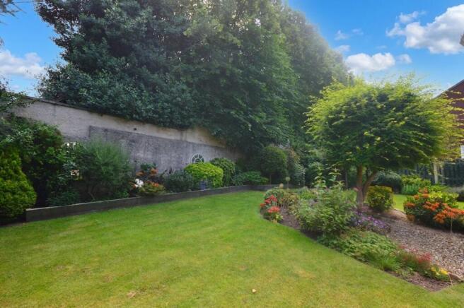 4 bed Detached for sale Image 5