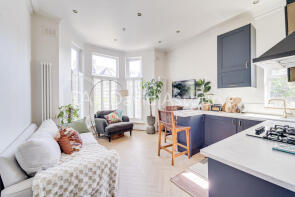 Flat 2, 25, Ferme Park Road, Hornsey, London N4 4EB