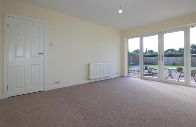 SPACIOUS LOUNGE