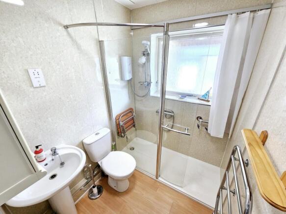 2 bed Detached Bungalow for sale Image 11