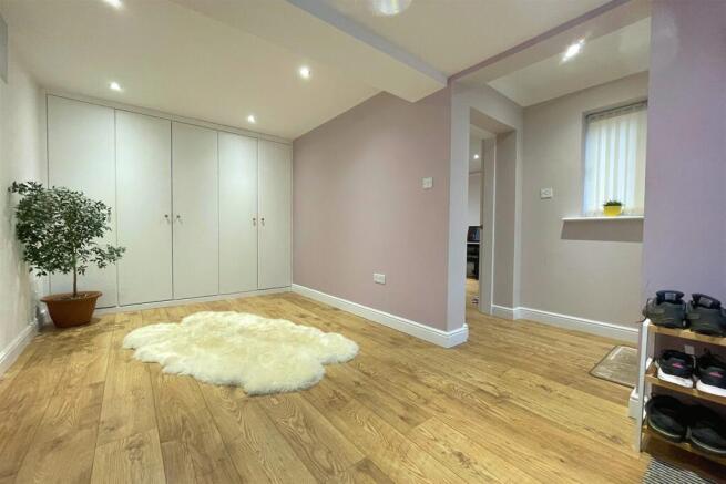 Occasional Sitting R