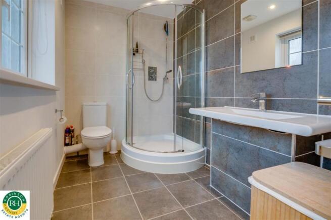 en suite shower room