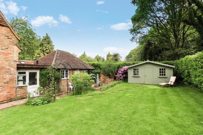 13 Summerhouse.jpg