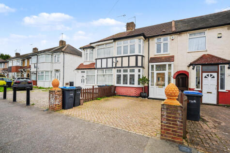 Lombard Avenue, Enfield, EN3