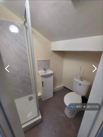 1 bed House Share to rent Image 12