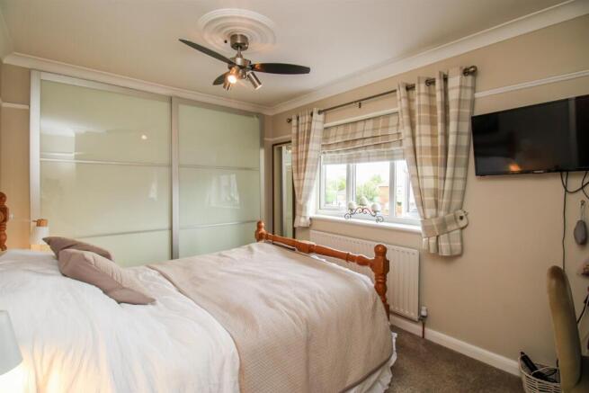 3 bed Semi-Detached for sale Image 5