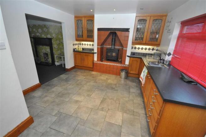 KITCHEN/BREAKFAST