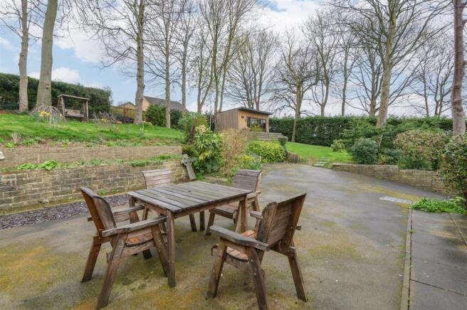 4 bed Detached for sale Image 8