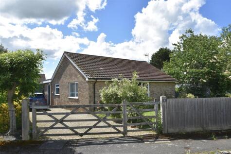 Westlands Avenue, Weston-On-The-Green