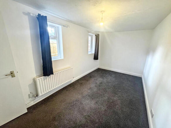 3 bed Town House to rent Image 5