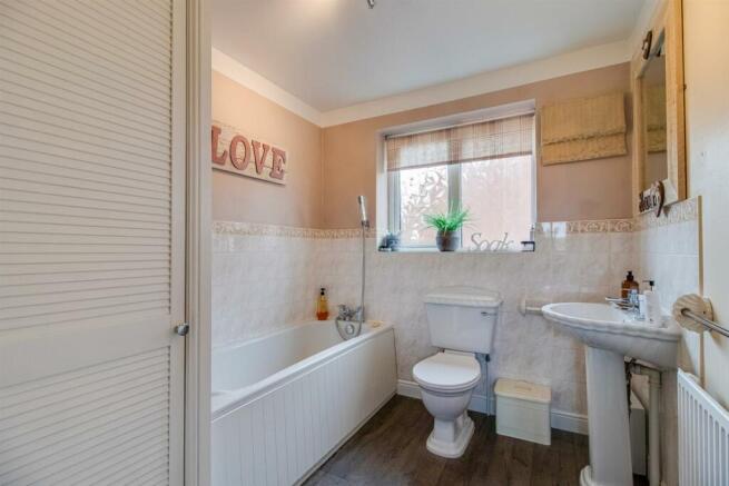 BATHROOM/W.C.