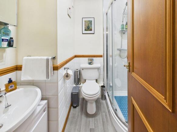2 bed Apartment for sale Image 7