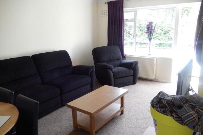 LIVING / DINING AREA