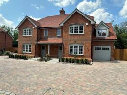 1, Crondall Heights, Farnham Road, Ewshot, Farnham GU10 5AY