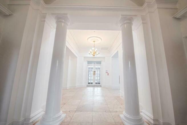 3 bed Apartment to rent Image 7