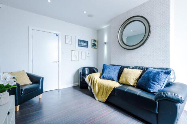 185LR Living Area
