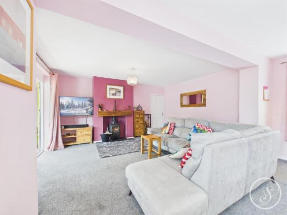 2 bed Detached Bungalow for sale Image 5
