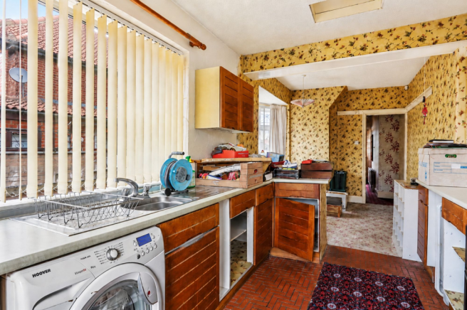 3 bed Semi-Detached for sale Image 8