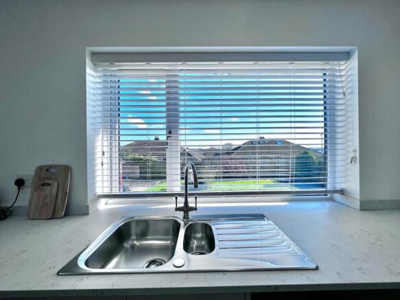 2 bed Bungalow to rent Image 12