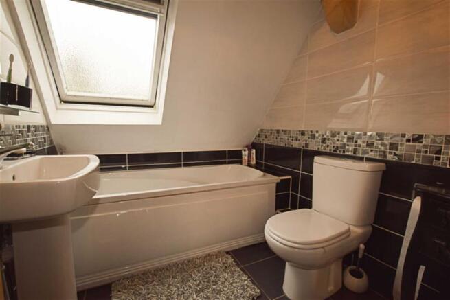 BATHROOM/WC EN-SUITE