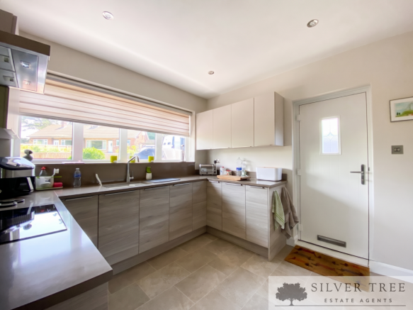 2 bed Semi-Detached Bungalow for sale Image 5