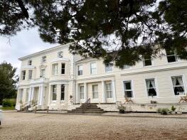 Flat 33, 76 Haystoun House, Church Street, Eastbourne BN22 0HX