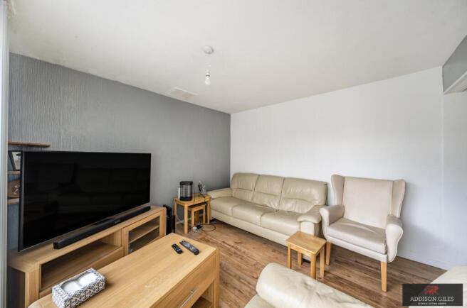 Borderside, Slough, Berkshire, SL2 photo 4