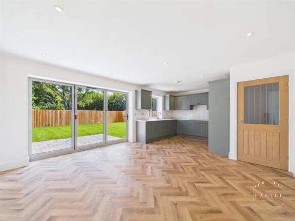 OPEN PLAN LIVING DINING KITCHEN
