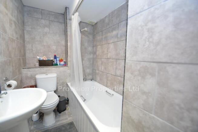 6 bed Terraced to rent Image 10