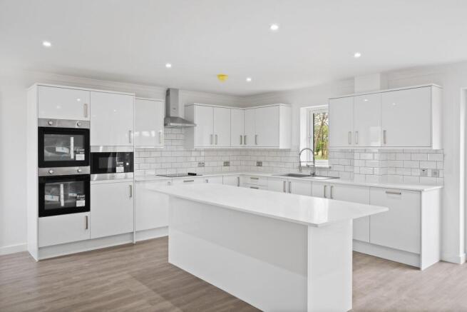 Kitchen/Breakfasting Area