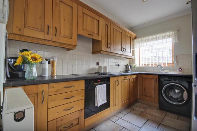 4 bed Detached for sale Image 4