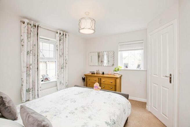 4 bed Detached for sale Image 5