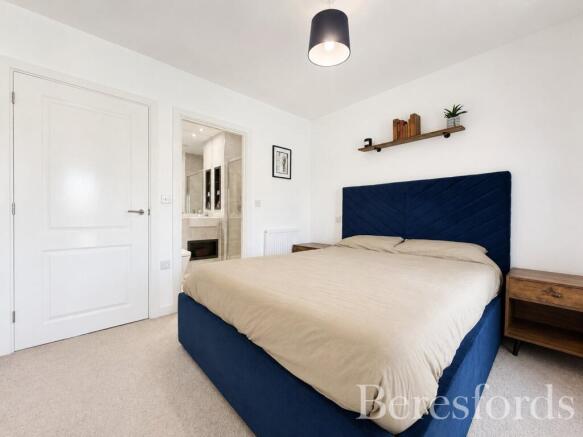 Joyce Close, Hornchurch, RM12 photo 4