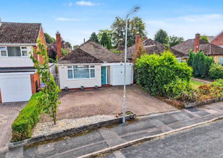 Knights Avenue, Tettenhall, Wolverhampton, WV6 9QA