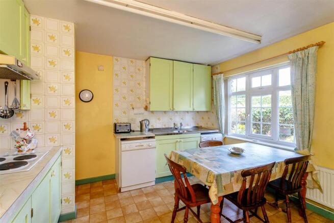 8354563-interior14.jpg