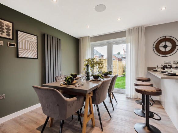 4 bed Detached for sale Image 8