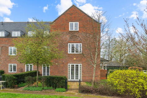 Pegrum Drive, London Colney, St. Albans, AL2 1FB