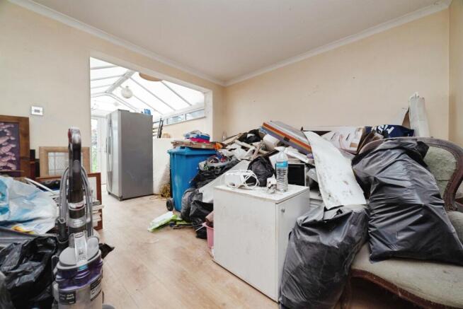 3 bed Terraced for sale Image 5