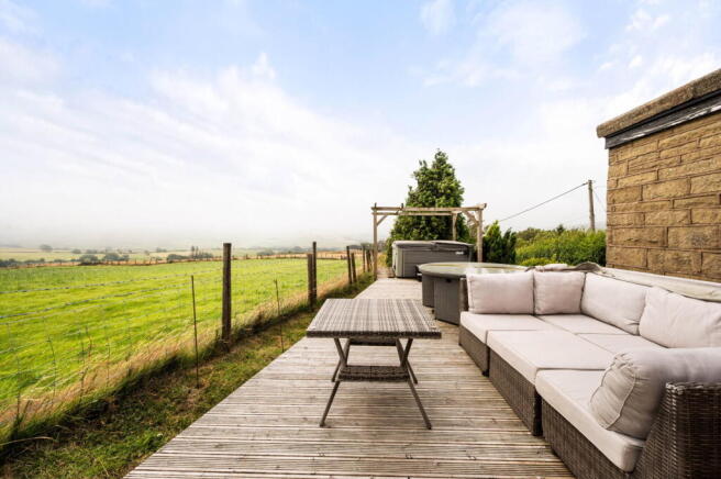 4 bed Detached for sale Image 8