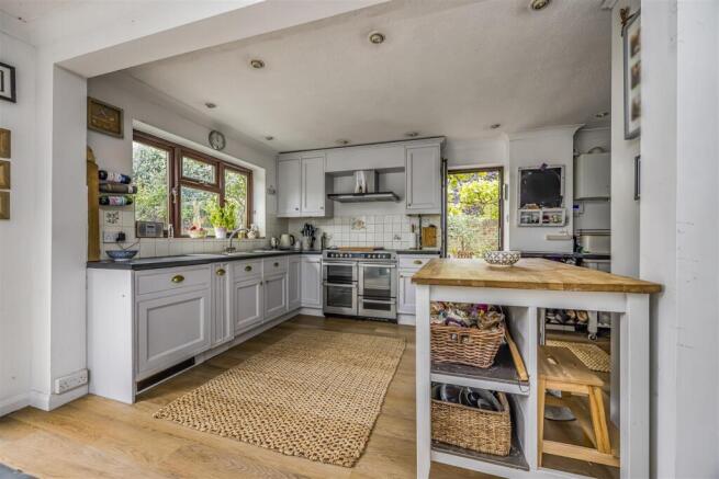 1 Conifer Drive, Hambrook-PorticoMarketing-Nexa-32