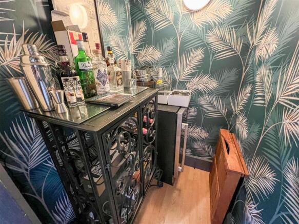 Store / Bar