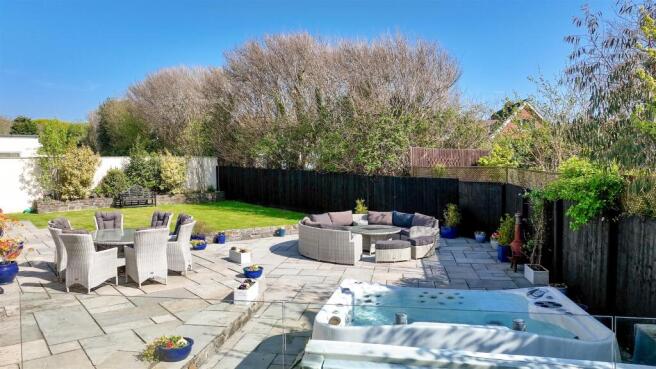 22 Lady Housty Ave-65.jpg