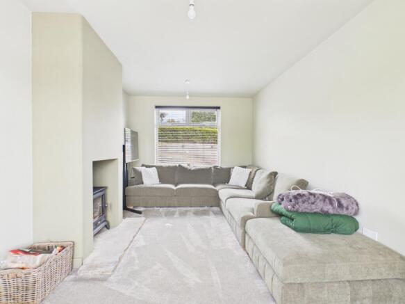 CAM03729G0-PR0419-STILL002