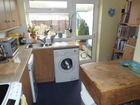 KITCHEN: