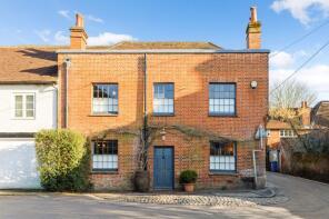1, The Jollies, Pankridge Street, Crondall, Farnham GU10 5QJ