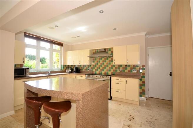 Kitchen/Breakfast Area
