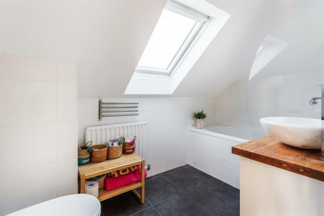 house. Partnership Shere