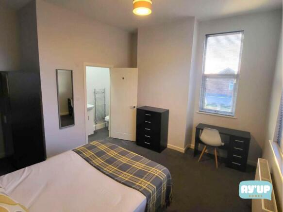 1 bed House Share to rent Image 4